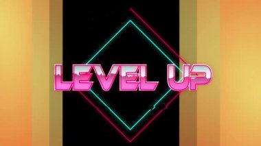 Siyah arkaplandaki ışık izlerinin üzerindeki metnin canlandırması. Video oyunu, eğlence ve dijital arayüz kavramı dijital olarak oluşturuldu.