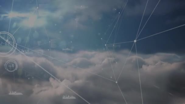 Bulutların Üzerinde Işlenen Bağlantılar Veri Işleme Ağının Animasyonu Küresel Bağlantılar — Stok video