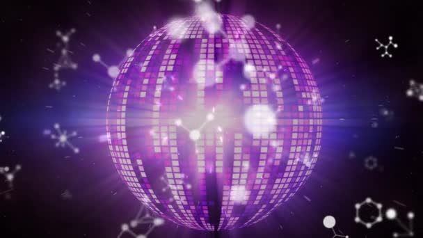Анимация Летающих Молекул Над Фиолетовым Зеркальным Шаром Новый Год Вечеринка — стоковое видео