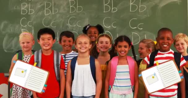 Анімація Шкільних Предметів Ікон Над Щасливими Школярами Великими Пальцями Вгору — стокове відео