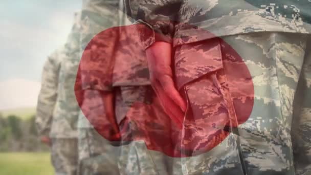 Animação Bandeira Japão Acenando Sobre Seção Central Grupo Soldados Forças — Vídeo de Stock