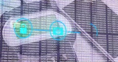 Akıllı telefon ve ödeme terminali üzerinden güvenlik simgeleri ve veri işleme animasyonları. küresel veri güvenliği ve temassız ödemeler güvenlik konsepti dijital olarak oluşturulmuş video.