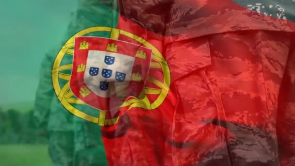 Animacja Flagi Portugalii Nad Różnymi Żołnierzami Płci Męskiej Wojsko Obrona — Wideo stockowe