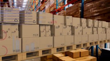 Arkaplandaki taşıma bandındaki karton kutuların üzerinden geçen istatistiklerin canlandırması. küresel gönderim ve bağlantılar konsepti dijital olarak oluşturulmuş video.