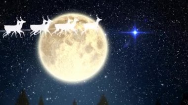 Kızakta Noel Baba 'nın animasyonu. Kar yağarken ren geyiği, ay çıktığında gökyüzü. Noel, gelenek ve kutlama konsepti dijital olarak oluşturuldu.