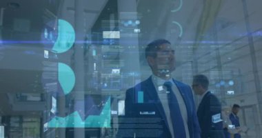 Modern ofiste yürüyen çeşitli iş adamları üzerinde finansal veri işleme animasyonu. küresel iş, finans, bağlantılar ve dijital arayüz konsepti dijital olarak oluşturulmuş video.