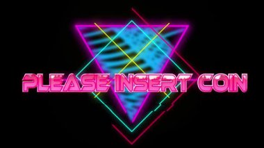 Lütfen siyah arkaplandaki neon şekillerin üzerine bozuk para metni girin. Video oyunu, eğlence ve dijital arayüz kavramı dijital olarak oluşturuldu.