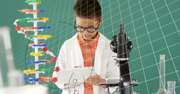 Animación Fórmulas Matemáticas Sobre Colegial Sonriente Usando Tableta Educación Infancia — Vídeo de stock