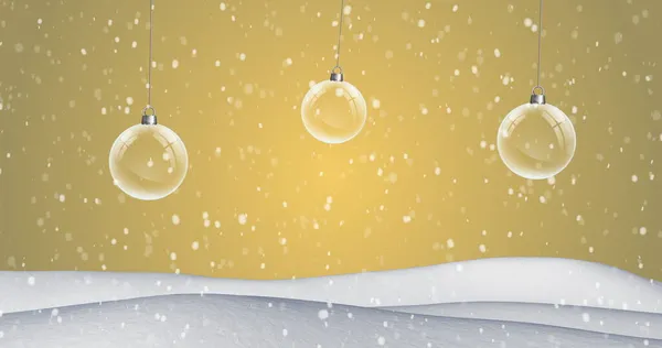 Net Noel Süsü Sarkıyor Sarı Zemine Birden Fazla Kar Taneleri — Stok fotoğraf