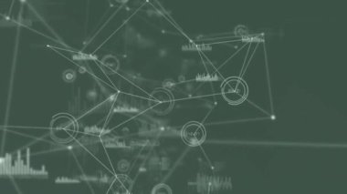 Bağlantı ağlarının animasyonu ve kara arkaplan üzerinden veri işleme. küresel bağlantılar, veri işleme, dijital arayüz ve teknoloji konsepti dijital olarak oluşturulmuş video.
