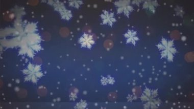 Işıkların üzerine düşen kar animasyonu mavi arka planda bulanıklaştı. Noel, gelenek ve kutlama konsepti dijital olarak oluşturuldu.