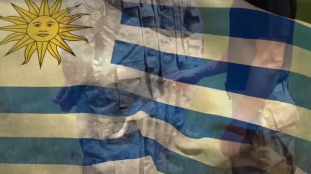 Animação Bandeira Uruguai Sobre Diversos Soldados Sexo Masculino Exército Defesa — Vídeo de Stock