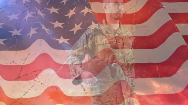 Animace Veselého Textu Den Veteránů Nad Smíšeným Závodním Vojákem Americkou — Stock video
