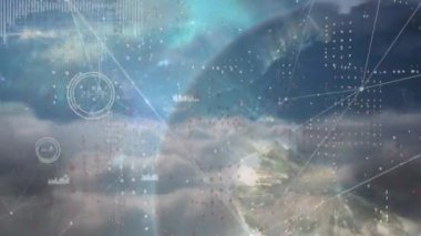Dünya üzerinde çeşitli veri işleme animasyonları. küresel ağlar, bağlantılar, veri işleme ve dijital arayüz kavramı dijital olarak oluşturulmuş video.