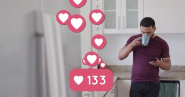 Animasyon numaraları ve sosyal medya kalp simgeleri akıllı telefon kullanan iki ırklı adama göre. küresel iletişim, teknoloji, bağlantılar ve dijital olarak oluşturulan sosyal medya konsepti.