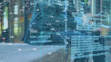 Akıllı telefon kullanan beyaz iş adamının finansal veri işleme animasyonu. küresel iş, finans, bağlantılar ve dijital arayüz konsepti dijital olarak oluşturulmuş video.