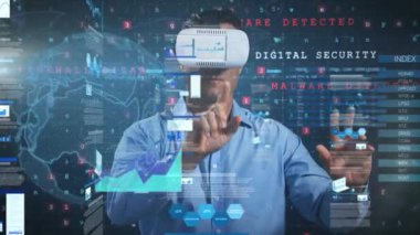 VR kulaklık takan adamın veri işleme ve küresinin animasyonu. küresel bağlantılar, dijital arayüz, teknoloji ve ağ konsepti dijital olarak oluşturulmuş video.