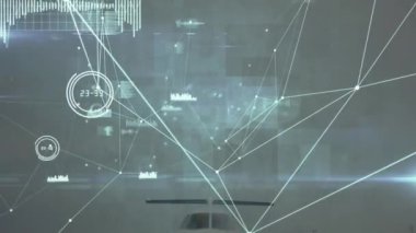 Havaalanındaki uçak üzerinden bağlantı ve veri işleme ağlarının animasyonu. küresel bağlantılar, veri işleme ve dijital arayüz konsepti dijital olarak oluşturulmuş video.