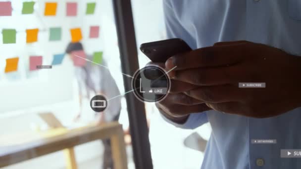 Animation Réseau Connexion Avec Des Icônes Sur Homme Aide Smartphone — Video