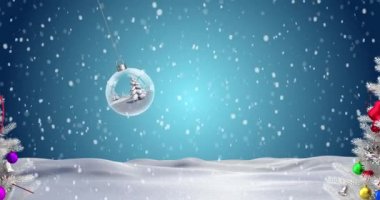İki Noel ağacı ve kışın yağan karlara karşı takılan takı süslemeleri. Noel şenlik vektörü çizimi ve sanat konsepti