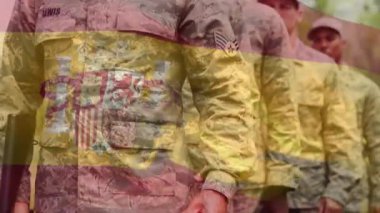 Çeşitli askerlerin elinde silah sallayan İspanya bayrağının animasyonu. Silahlı kuvvetler, kamu savunması, vatanseverlik ve bağımsızlık kavramı dijital olarak oluşturulmuş video.