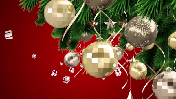 赤い背景に浮かぶギフトのアイコンに対してクリスマスツリーにかかっているクリスマスの装飾 クリスマス フェスティバルとお祝いのコンセプト — ストック動画