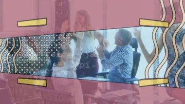 Birbirlerine beşlik çakan çeşitli ofis arkadaşlarına karşı soyut şekiller ve veri işleme. iş teknolojisi ve takım çalışması kavramı