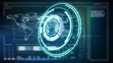 Dünya haritası üzerinde dönen güvenli kilidin animasyonu ve kara arkaplanda veri işleme. küresel hesaplama, veri işleme, bağlantılar ve dijital arayüz konsepti dijital olarak oluşturulmuş video.