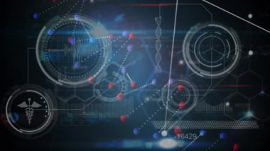 Mavi arka planda DNA ipliği ve mikroskop taraması animasyonu. küresel bilim, veri işleme, bağlantılar ve dijital arayüz konsepti dijital olarak oluşturulmuş video.