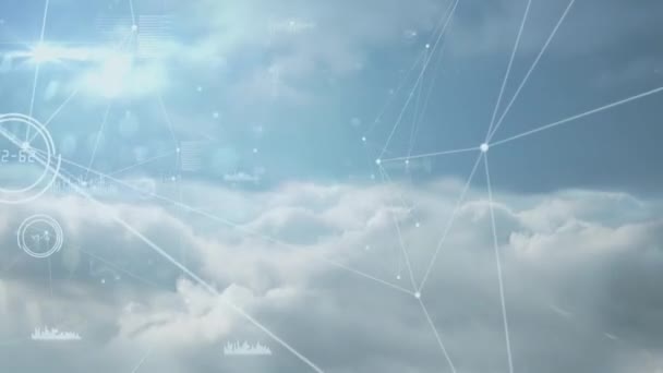 Animation Von Verbindungsnetzen Und Datenverarbeitung Über Wolken Globales Geschäft Verbindungen — Stockvideo