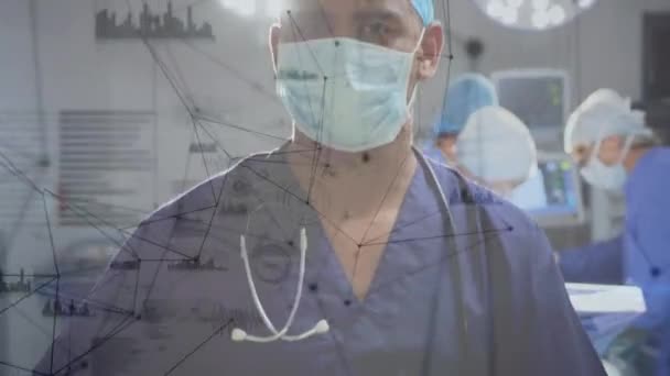 Ameliyathanede Cerrahın Üzerinde Bağlantılar Veri Işleme Ağının Animasyonu Dijital Olarak — Stok video