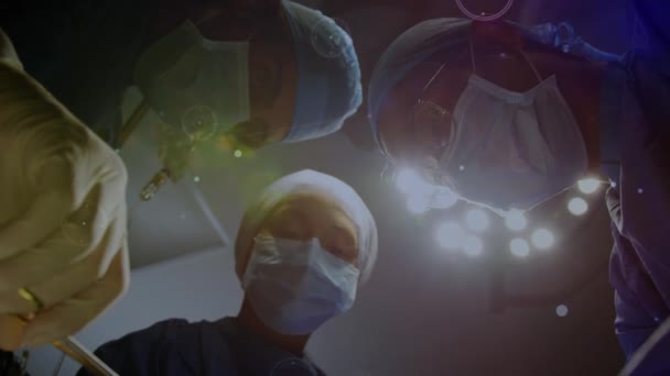 Animation Von Verbindungsnetzen Über Chirurgen Operationssaal Medizin Und Gesundheitstechnisches Konzept — Stockvideo