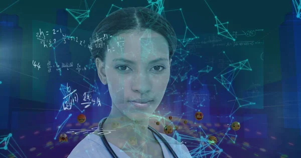 Imagen Retrato Doctora Sobre Emojis Interfaz Digital Azul Brillante Modelo — Foto de Stock