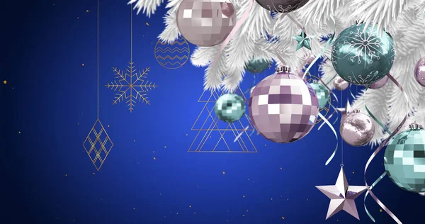 Imagem Árvore Natal Com Bugigangas Sobre Decorações Natal Fundo Azul — Fotografia de Stock