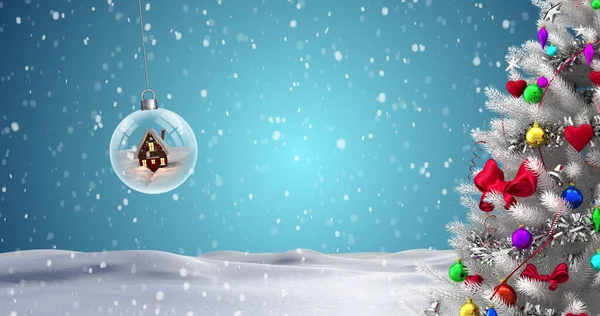 Imagen Árbol Navidad Con Decoraciones Sobre Chucherías Nieve Cayendo Sobre —  Fotos de Stock