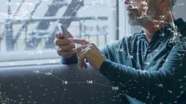 Akıllı telefon kullanan adam üzerindeki bağlantı ağlarının canlandırması