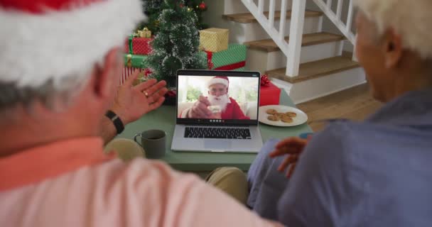 Szczęśliwa Kaukaska Para Seniorów Wideo Telefonie Laptopie Mikołajem Boże Narodzenie — Wideo stockowe