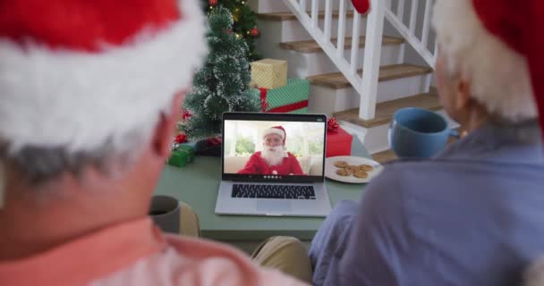 크리스마스 클라우스와 비디오 통화하는 크리스마스 — 비디오