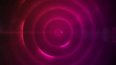 Siyah arka plandaki pembe spiral ışık izlerine karşı mavi noktanın dijital animasyonu. Soyut doku kavramına sahip teknoloji arkaplanı