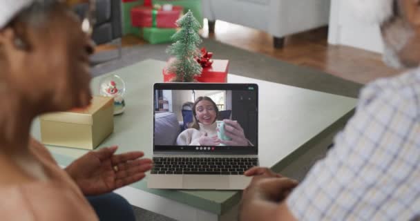 Feliz Pareja Afroamericana Senior Videollamada Con Una Amiga Navidad Navidad — Vídeos de Stock