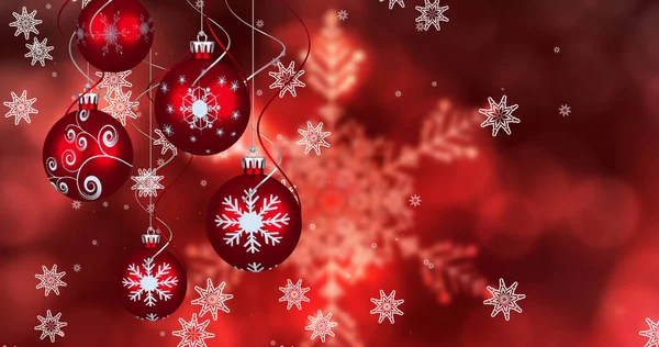 在红色背景的雪花上 有降雪和圣诞节的画面 圣诞节 传统和庆祝概念数字生成的图像 — 图库照片