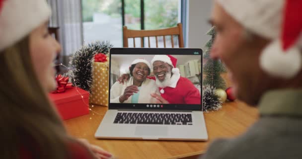 Šťastný Kavkazský Starší Pár Videohovoru Starším Párem Vánocích Vánoční Slavnostní — Stock video