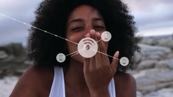 해변의 여인을 연결하는 연결망의 애니메이션 — 비디오