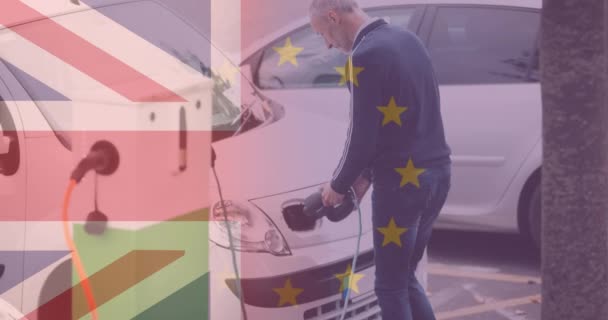 Vlajka Velké Británie Evropské Unie Nad Mužem Který Nabíjí Elektrické — Stock video