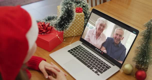 Femme Caucasienne Appel Vidéo Avec Les Grands Parents Noël Noël — Video