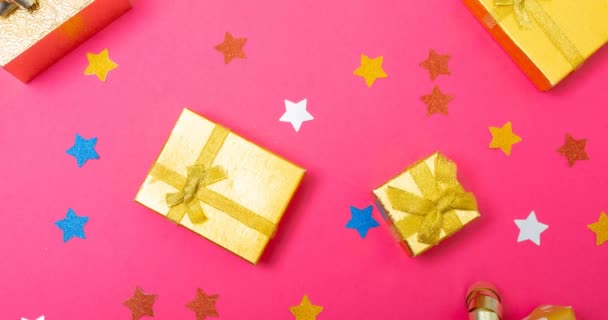 Κινούμενα Σχέδια Χριστουγεννιάτικων Δώρων Και Αστεριών Ροζ Φόντο Χριστούγεννα Παράδοση — Αρχείο Βίντεο
