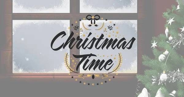 Zusammenstellung Von Weihnachtstexten Über Weihnachtsbaum Und Fenster Weihnachten Winter Tradition — Stockfoto