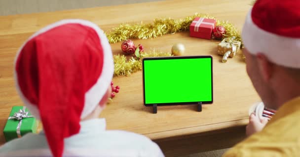 Padre Figlio Caucasico Cappelli Babbo Natale Fare Tablet Videochiamata Natale — Video Stock