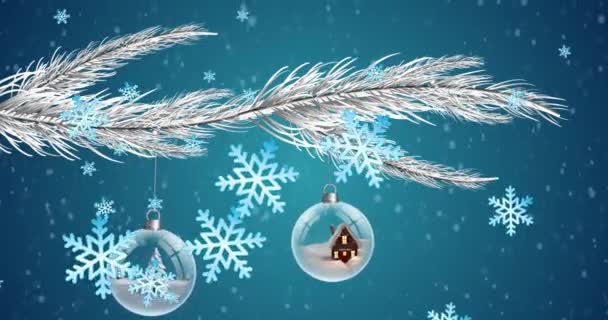 雪花飘落在挂在蓝色背景树枝上的圣诞礼物上的动画 圣诞节 传统和庆祝概念数字制作的视频 — 图库视频影像