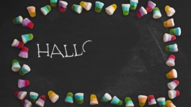 Cadılar Bayramı parti metninin canlandırması. Cadılar bayramı, sonbahar, kutlama ve geleneksel konsept dijital olarak oluşturulmuş video.